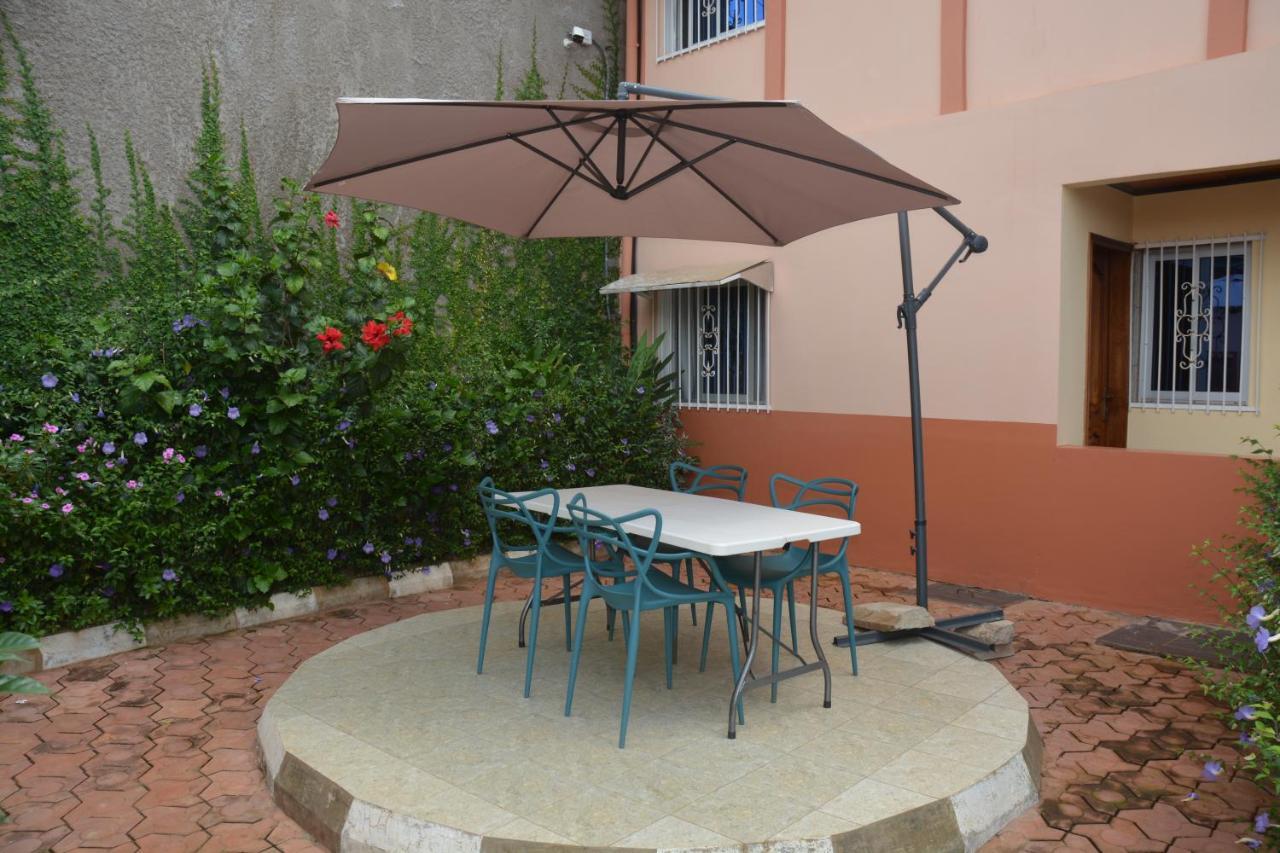 Apartament Vegas House Yaoundé Zewnętrze zdjęcie
